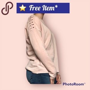 ⭐️FREE ITEM⭐️ Light pink shirt